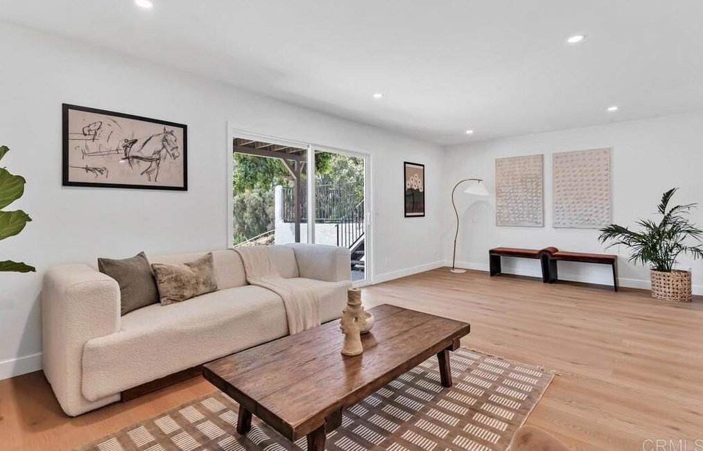 2748 Ramona Dr, Vista CA  92084-1635 exterior