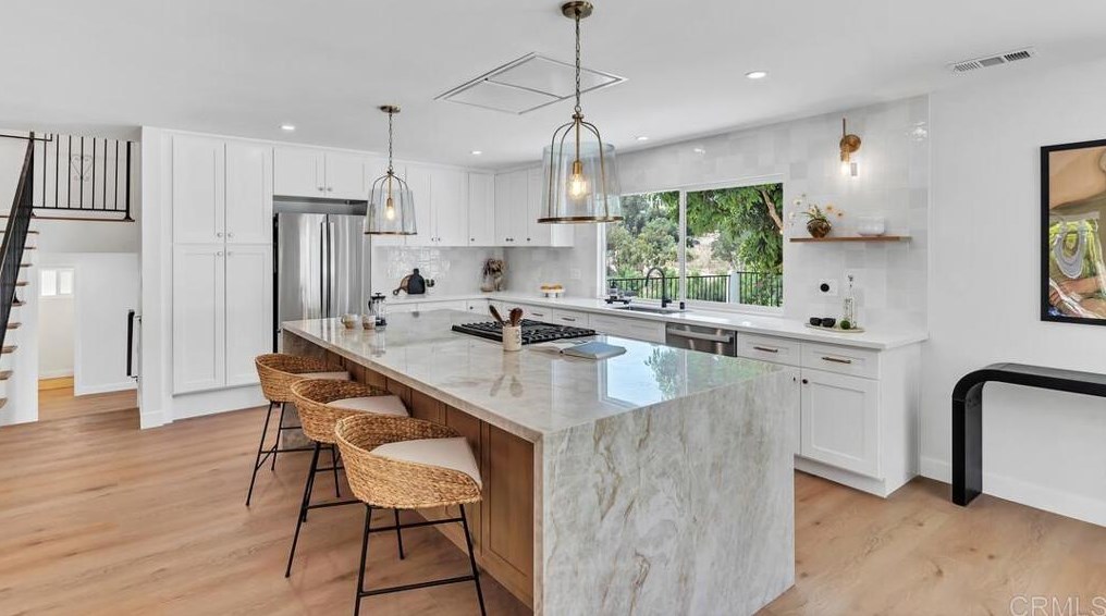 2748 Ramona Dr, Vista CA  92084-1635 exterior