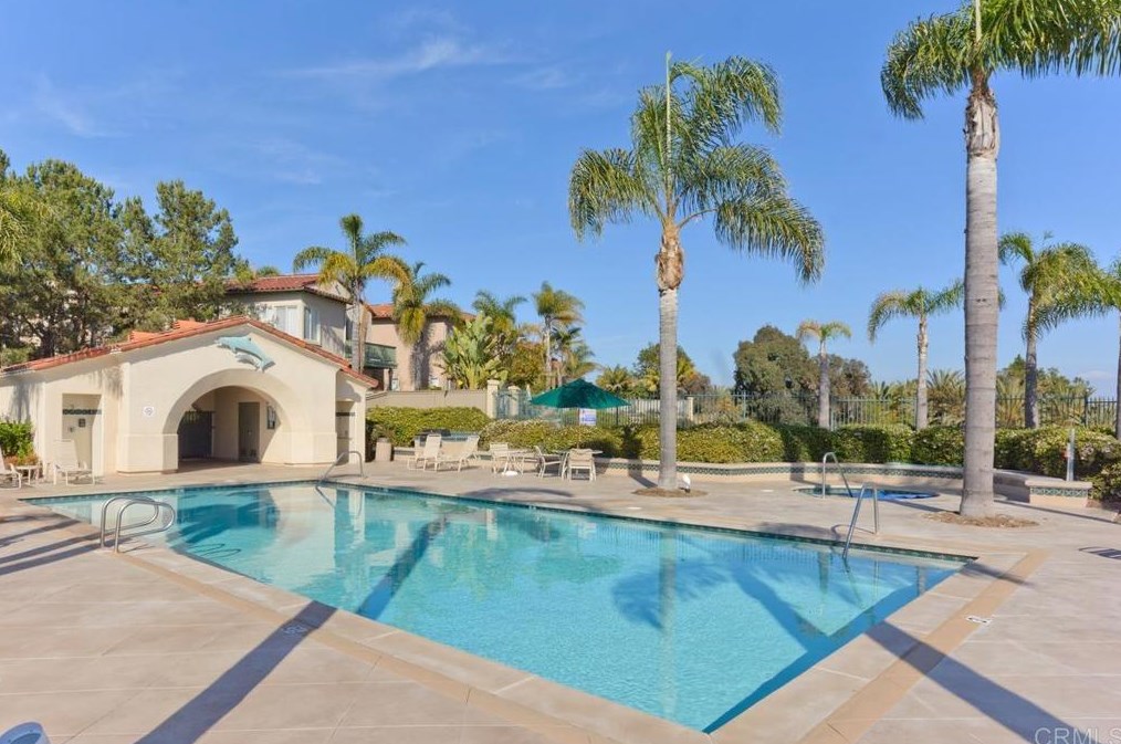 7263 Surfbird Cir, Carlsbad CA  92011-4022 exterior