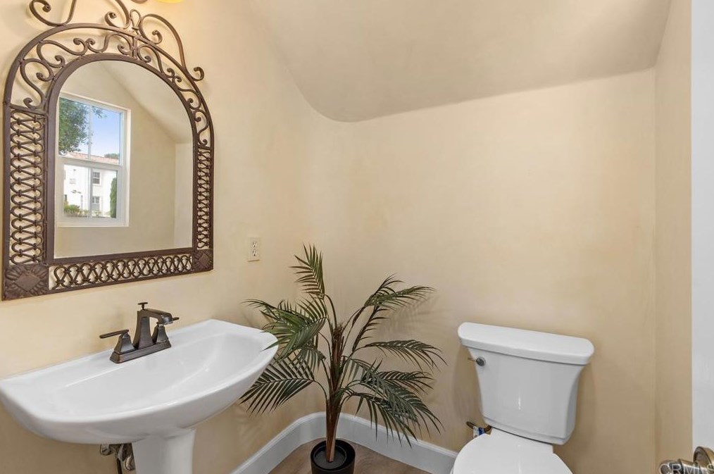 7263 Surfbird Cir, Carlsbad CA  92011-4022 exterior
