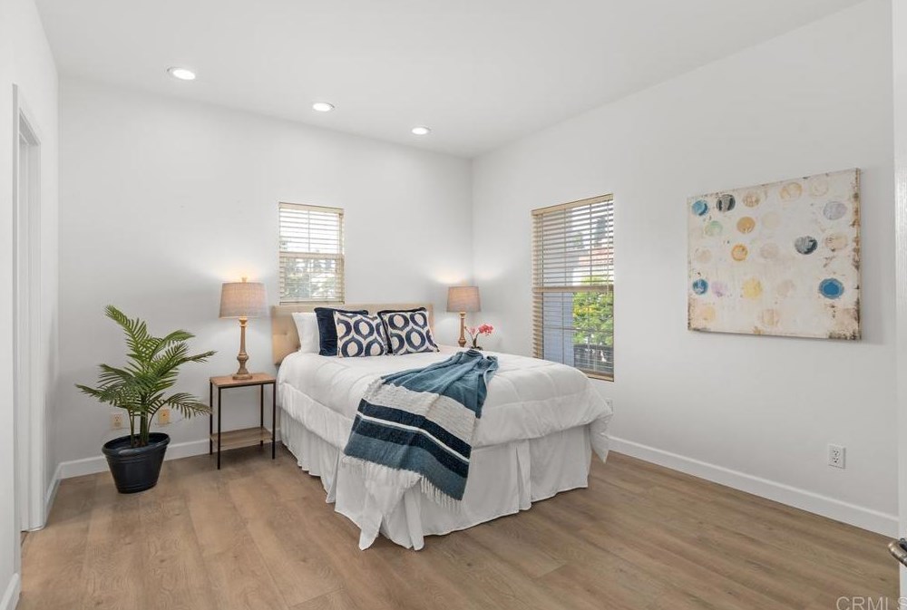 7263 Surfbird Cir, Carlsbad CA  92011-4022 exterior