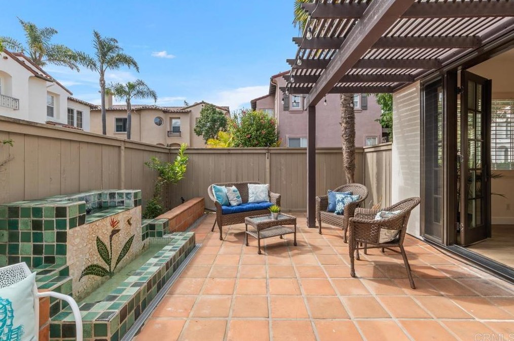 7263 Surfbird Cir, Carlsbad CA  92011-4022 exterior
