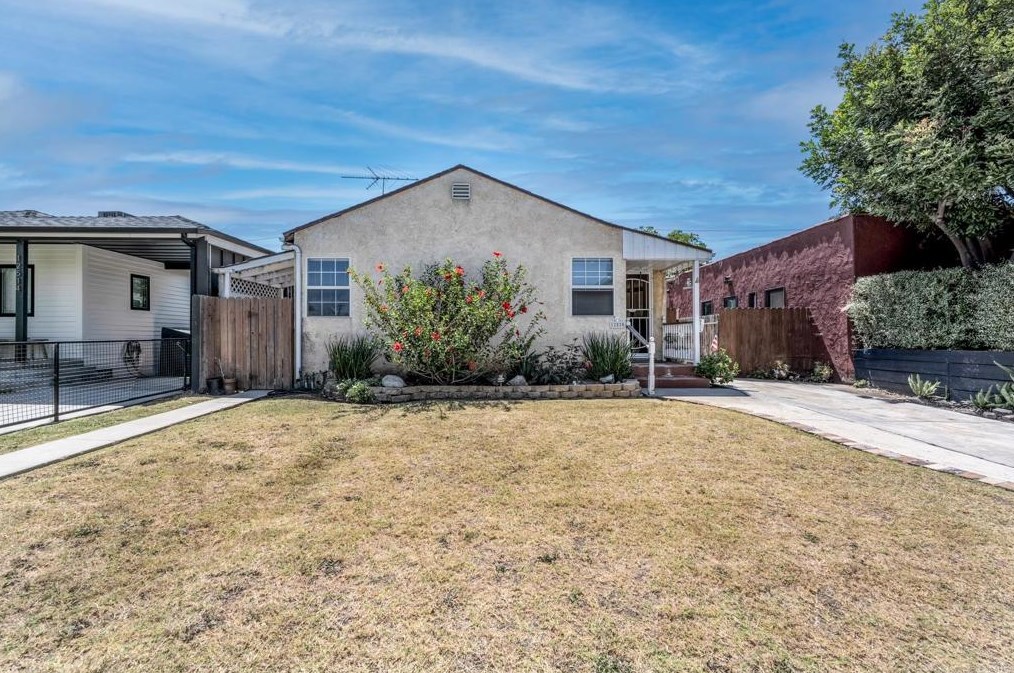12520 Gilmore Ave, Los Angeles CA  90066-6427 exterior