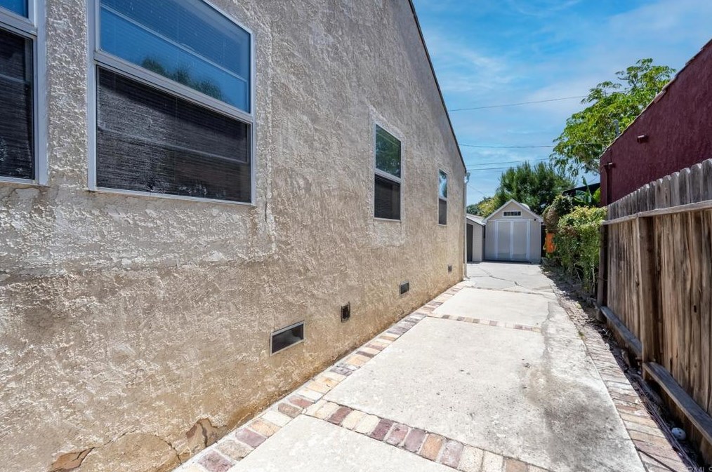 12520 Gilmore Ave, Los Angeles CA  90066-6427 exterior