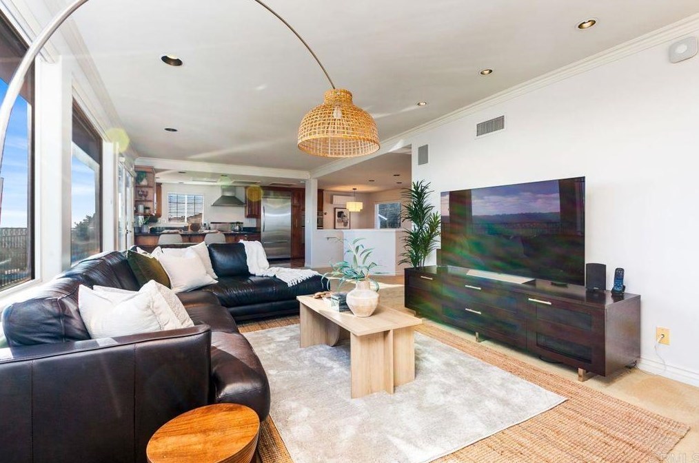 2061 California St, San Diego CA 92110-2124 exterior