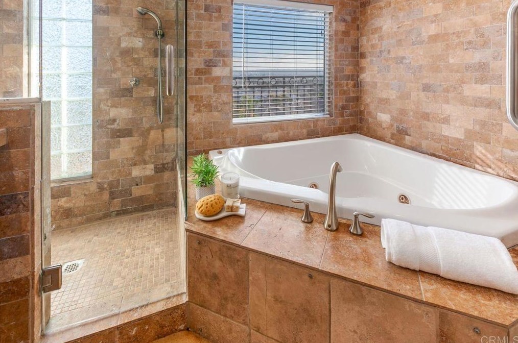 2061 California St, San Diego CA 92110-2124 exterior