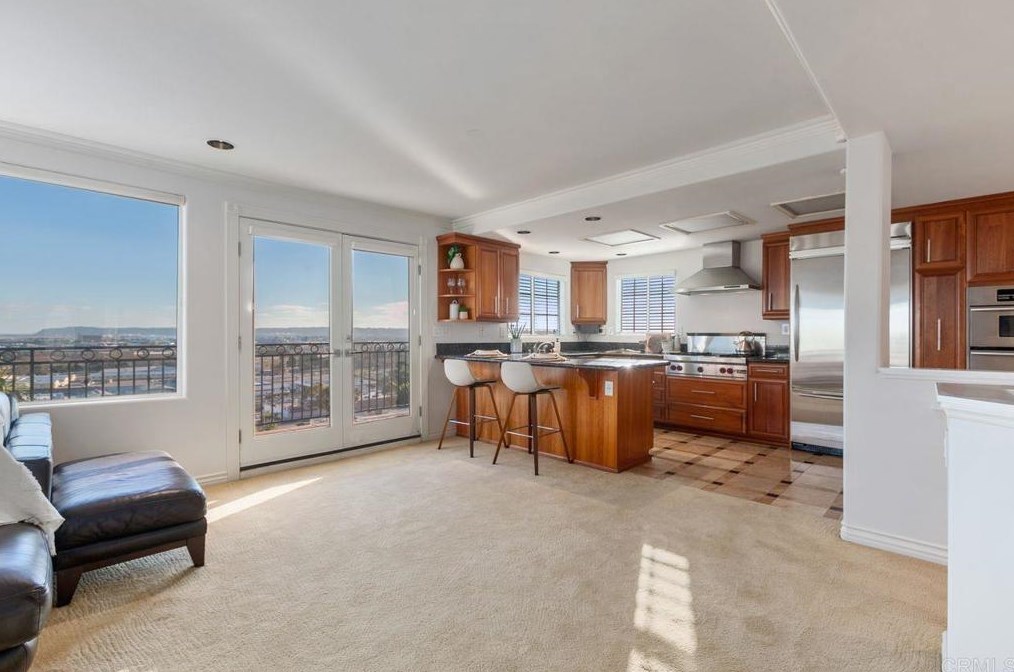 2061 California St, San Diego CA 92110-2124 exterior