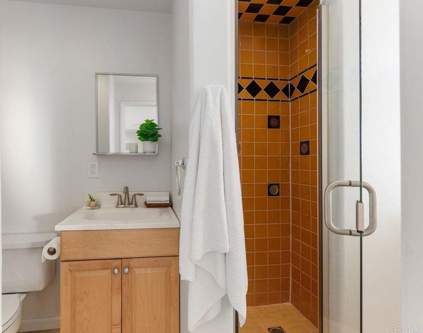 2061 California St, San Diego CA 92110-2124 exterior