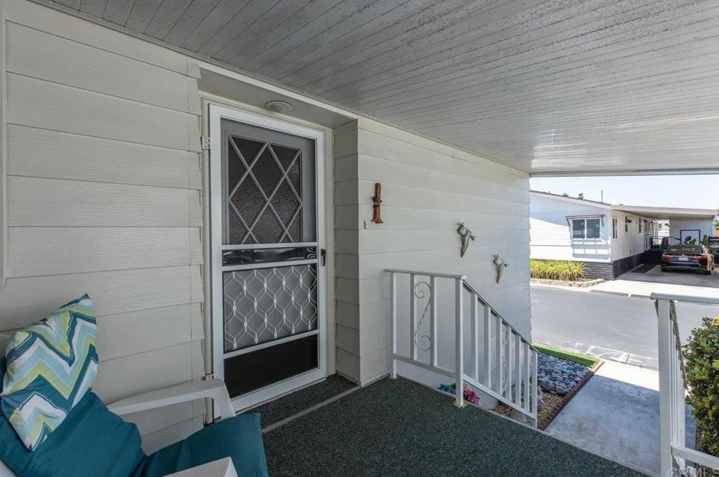 3535 Linda Vista Dr, San Marcos CA  92078-6300 exterior