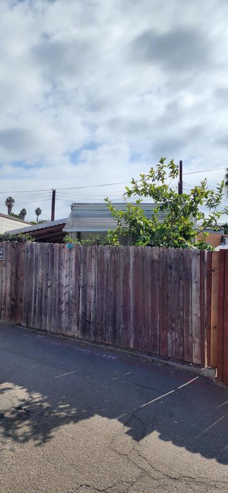 1205 Santa Fe Ave, Vista CA  92084-4305 exterior