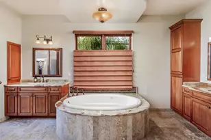 7133 Obelisco Cir, Carlsbad, CA 92009 - Photo 11