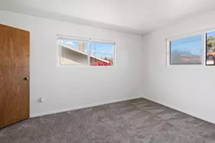 1565 Chestnut Ave, Carlsbad, CA 92008 - Photo 13