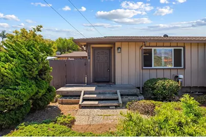 1565 Chestnut Avenue, Carlsbad, CA 92008 - Photo 5