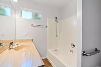 1565 Chestnut Avenue, Carlsbad, CA 92008 - Photo 11