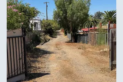 2055 Riviera Dr, Vista, CA 92084 - Photo 9