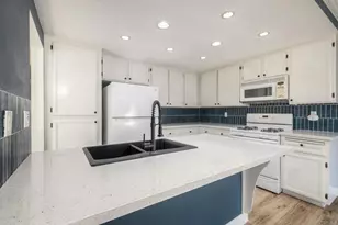 371 N Melrose Dr, Vista, CA 92083 - Photo 9