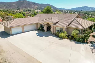 40487 Rock Mountain Dr, Fallbrook, CA 92028 - Photo 3