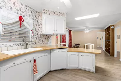 8975 Lawrence Welk #2, Escondido, CA 92026 - Photo 15