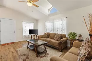 176 Flicker Ln, Oceanside, CA 92057 - Photo 5