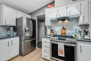 8975 Lawrence Welk Dr, Escondido, CA 92026 - Photo 9