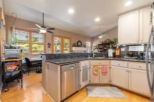 633 Cantara Ln, Vista, CA 92081 - Photo 13