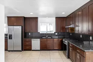 19065 Envoy Ave, Corona, CA 92881 - Photo 7