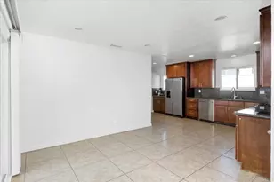 19065 Envoy Ave, Corona, CA 92881 - Photo 9