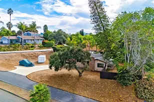 213 Beaumont Dr, Vista, CA 92084 - Photo 21