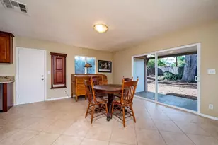 213 Beaumont Dr, Vista, CA 92084 - Photo 5