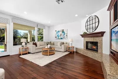 6777 Lonicera, Carlsbad, CA 92011 - Photo 15