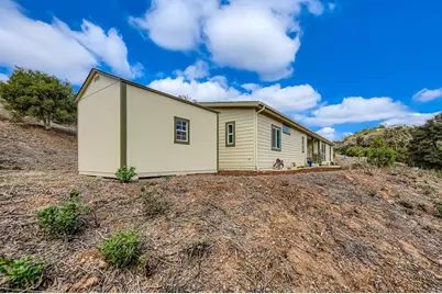 28720 N Twin Oaks Valley Road, Bonsall, CA 92003 - Photo 9