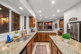 2270 Summit Dr, Escondido, CA 92025 - Photo 15