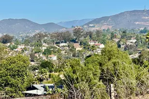 880 Crestview Rd, Vista, CA 92081 - Photo 3