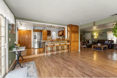 2748 Mansfield Drive, Burbank, CA 91504 - Photo 17