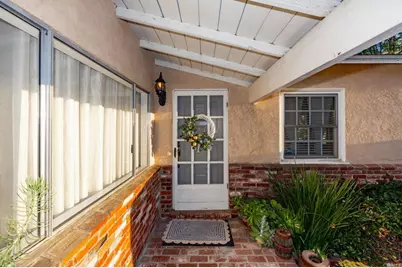 2748 Mansfield Drive, Burbank, CA 91504 - Photo 7