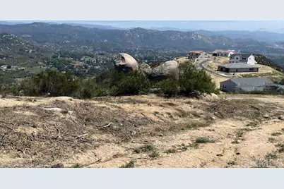 2563 Woodland Heights Glen, Escondido, CA 92026 - Photo 9