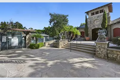 8010 Calle Pinon, Carlsbad, CA 92009 - Photo 47