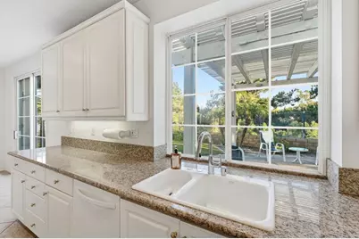 8010 Calle Pinon, Carlsbad, CA 92009 - Photo 15