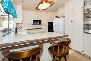 4427 Trieste Dr, Carlsbad, CA 92010 - Photo 9