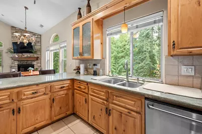 26328 Jacqueline Rd, Twin Peaks, CA 92391 - Photo 11