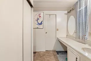 1010 E Bobier Dr, Vista, CA 92084 - Photo 19