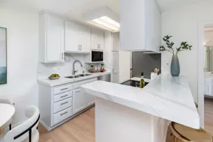 3991 Crown Point Dr, San Diego, CA 92109 - Photo 11