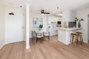 3991 Crown Point Dr, San Diego, CA 92109 - Photo 9