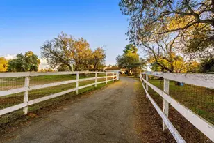 19161 Paradise Mountain Rd, Valley Center, CA 92082 - Photo 3