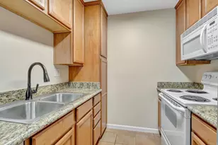 3454 Castle Glen Dr, San Diego, CA 92123 - Photo 3