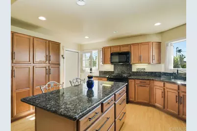 511 Hilltop Dr, Chula Vista, CA 91910 - Photo 15