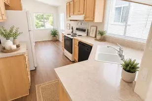 8975 Lawrence Welk Dr, Escondido, CA 92026 - Photo 11