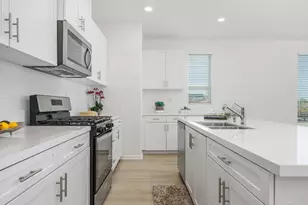 1047 Arrowood Trl, Vista, CA 92081 - Photo 13