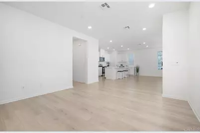 1047 Arrowood Trail, Vista, CA 92081 - Photo 7