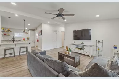 200 S Emerald Drive #54, Vista, CA 92081 - Photo 3